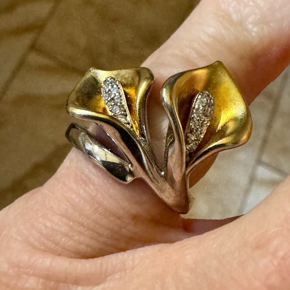 Elegant‎ Two-Tone Designer Floral Ring